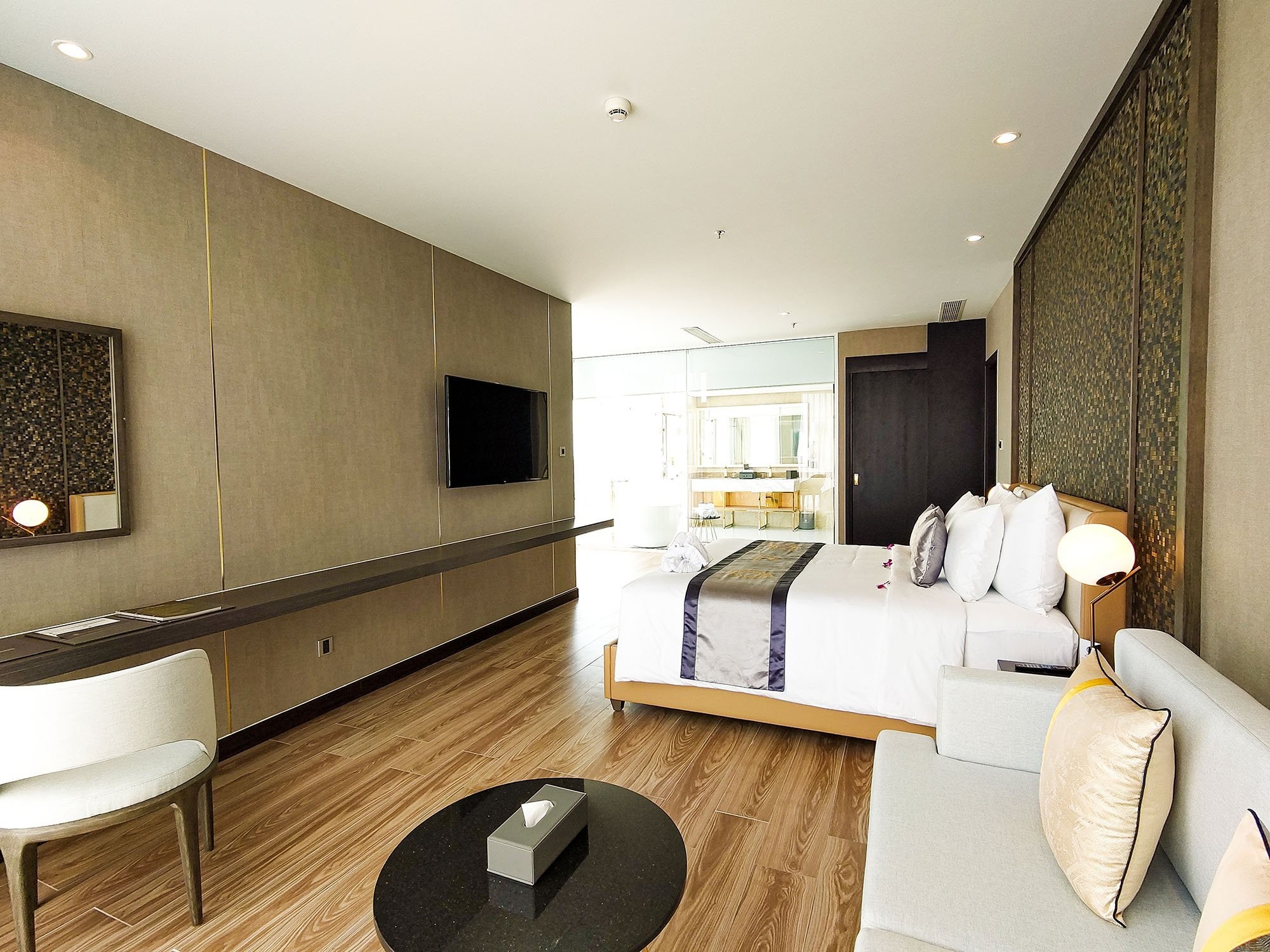 ELITE SUITE